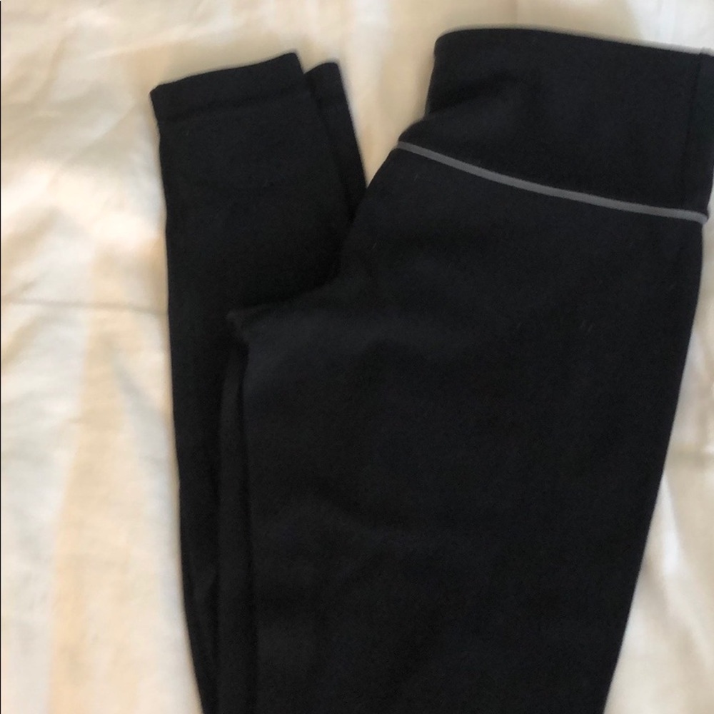 Reversible lululemon Black Wunder Under size 4